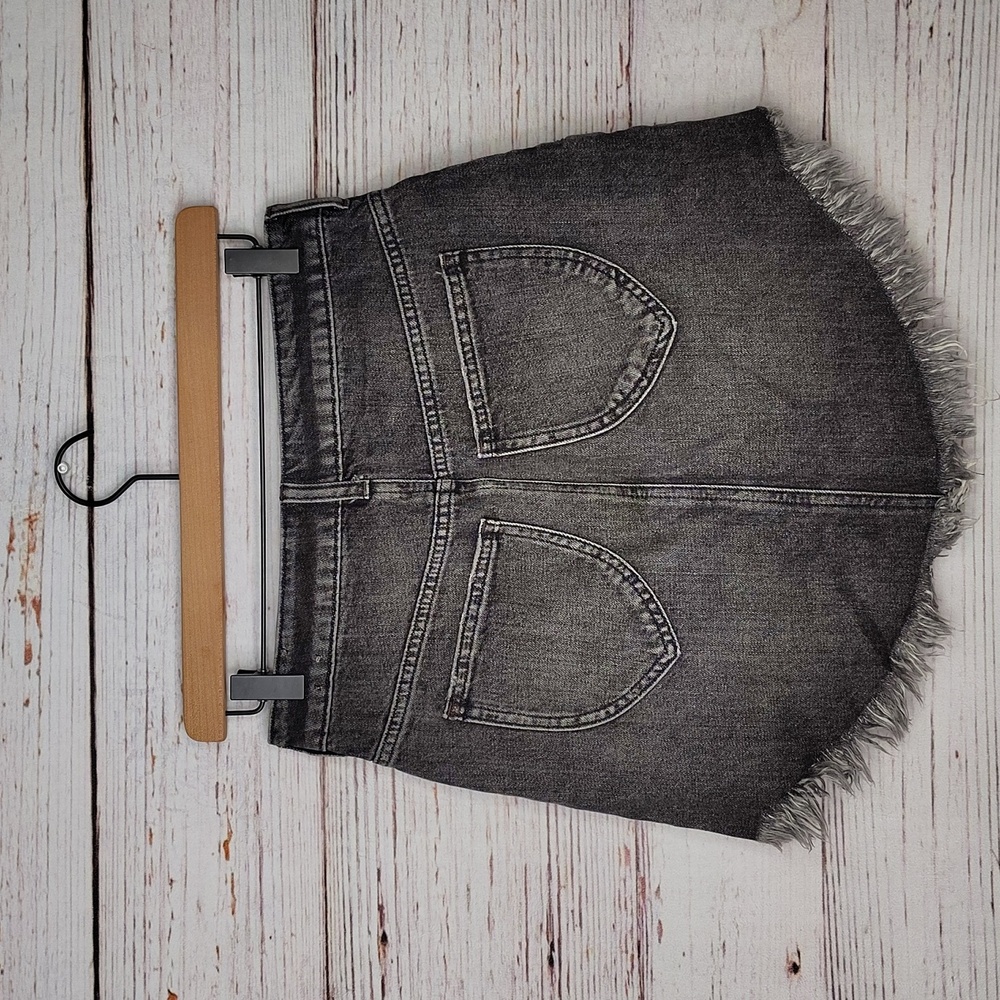 We The Free Free People "Size 26" Women's Dark Gray Frayed Hem Denim Skirt - Picture 6 of 8